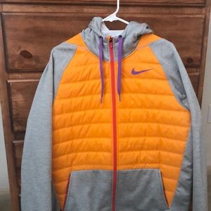 NEW NEVER WORN Nike synthetic fill training jacket